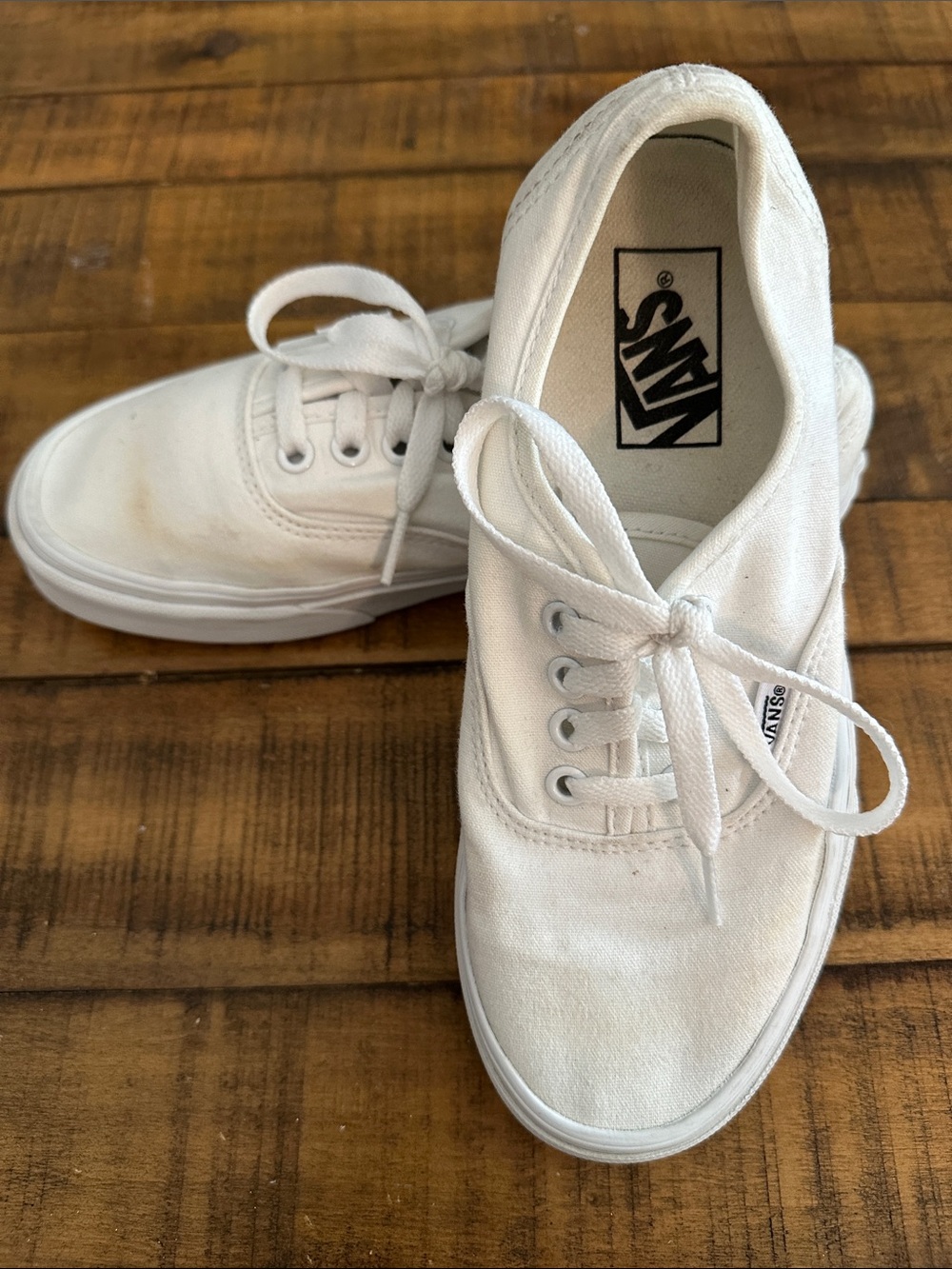 Women's Vans White Canvas Low-Top Sneakers 6.5